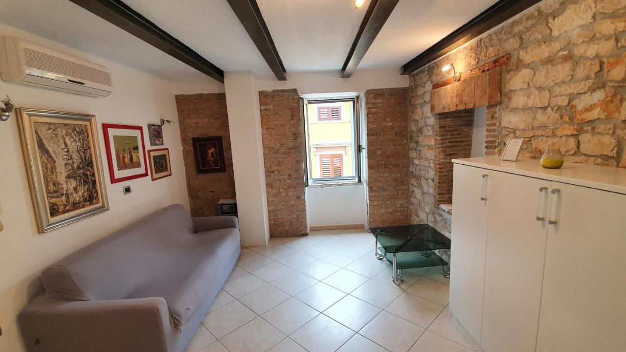Queen Ernesta Iii. Apartment *